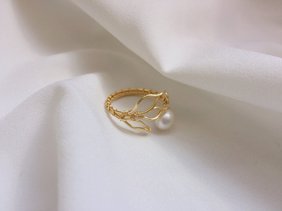 Gold Leaf Ring, Freshwater Pearl Ring, Gold ring, Layering Ring, Wire wrapped Ring, Nature Jewelry, birthday gift, Statement Ring,Peace Ring