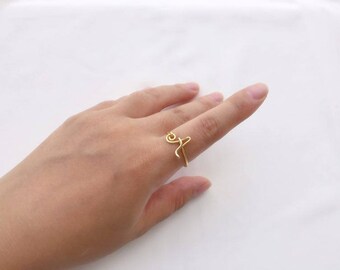Aangepaste eerste ring, gouden eerste sieraden, zilveren brief Een ring, naam ring, gepersonaliseerde ring, bruidsmeisje cadeau, huwelijksgeschenk, verjaardagscadeau