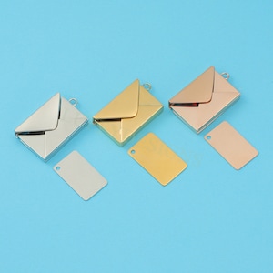 2 colgantes de sobre, colgante de sobre con nombre personalizado, colgante con mensaje secreto oculto, colgante de acero con carta de amor, colgante de pareja con correo dorado