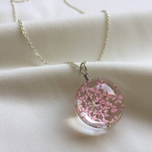 Queen Anne&#39;s Lace flower necklace, Real Flower Glass jewelry, Dried flower pendant, Pressed flower necklace, Gift for bride, Friendship gift