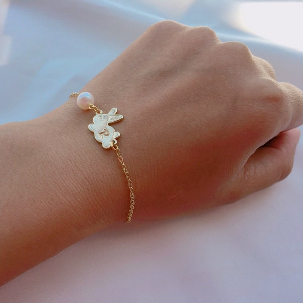 Bracelet de lapin initial personnalisé, bracelet de perles d’eau douce, bijoux de lapin en or, bracelet lapin lapin, bijoux d’animaux, petit lapin