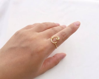 Aangepaste eerste ring, gouden initialen sieraden, zilveren brief C ring, naam ring, gepersonaliseerde ring, bruidsmeisje cadeau, huwelijkscadeau, verjaardagscadeau