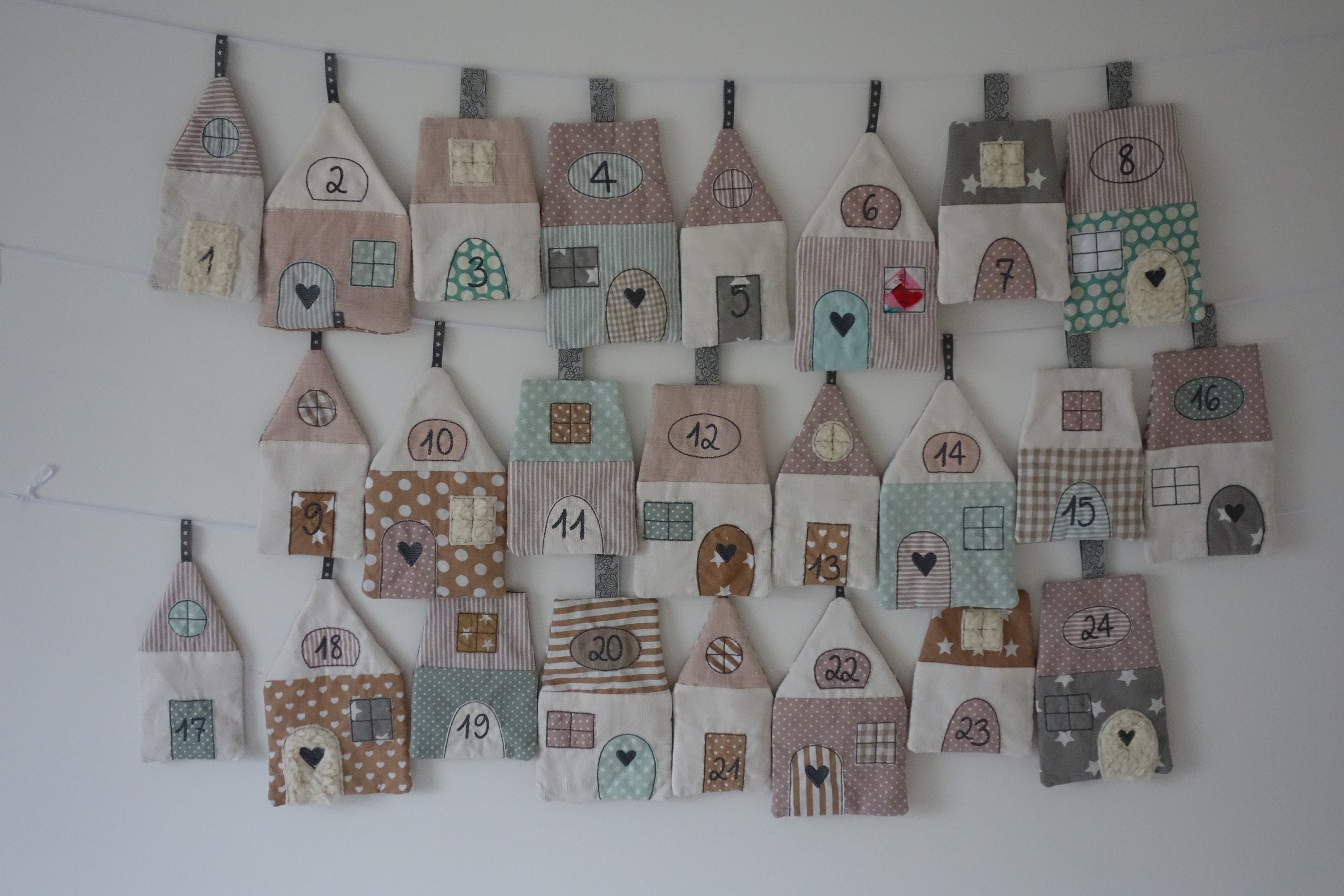 Calendrier de L'avent Calendrier Maisons Noël Village Rose Ancien Passtella