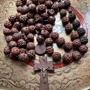 Rosario francés antiguo extra grande de 51 pulgadas, cuentas de oración completas, madera tallada, decoración religiosa católica de la década de 1900, rosario de monjas, monasterio ND de Lourdes
