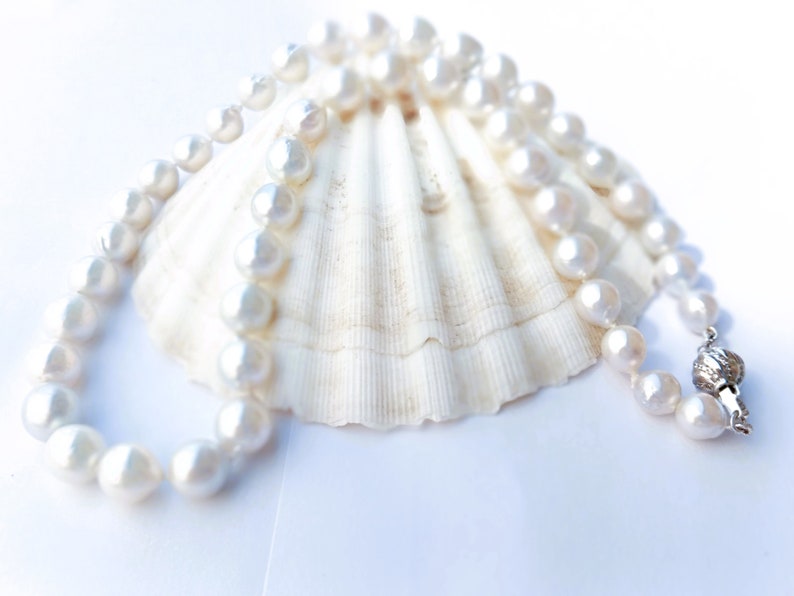 Traumhafte 48cm silber weiße Südsee echte Perlenstrang. 70 Bild 2
