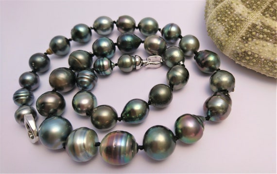 Baroque Tahitian Cultured Pearl Necklace with 18k White Gold (10-11mm)