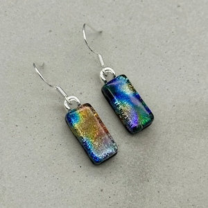 Mehrfarbige Dichroic Fusing Glas Ohrhänger: Sterling Silber oder versilberte Haken