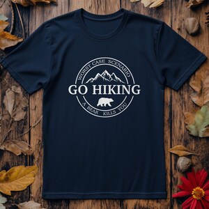 Vai in escursione: scenario peggiore – Magliette con slogan Bear Camping e attività all'aria aperta
