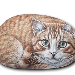 Realistic Cat hand painted on sea stone. Animal art, painted rock, ginger cat portrait, stone painting, cat lovers, decorative stones.
