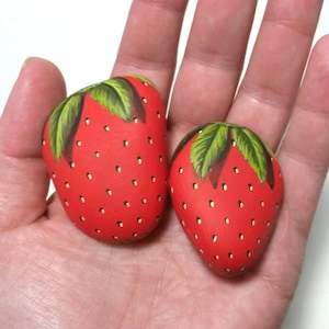 3D Hand painted Stone Red Strawberrie!  Is Painted with high quality Acrylic paints and finished with Satin varnish protection.
