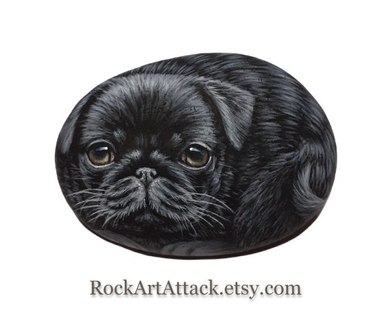 黒パグの肖像画、手描きの石 - 犬のアート、室内装飾。 - Etsy 日本