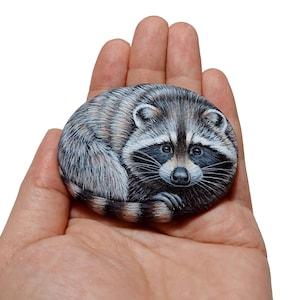 Raccoon Animal portrait Hand painted pebble with Acrylics and finished with satin varnish. Miniature animals, pebble art by rockartattack.