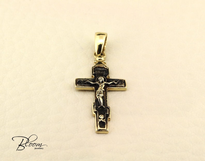 Una Collana Con Il Crocifisso Collana d'oro crocifisso ortodosso 14K Solid Gold Cross | Etsy