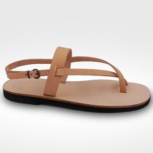 Woman flip flops in leather, made in Italy, handmade light sandals with rubber sole, in natural leather colored by hand