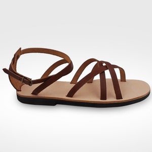 Woman greek sandals in leather, made in Italy, handmade light sandals with rubber sole, in natural leather colored by hand