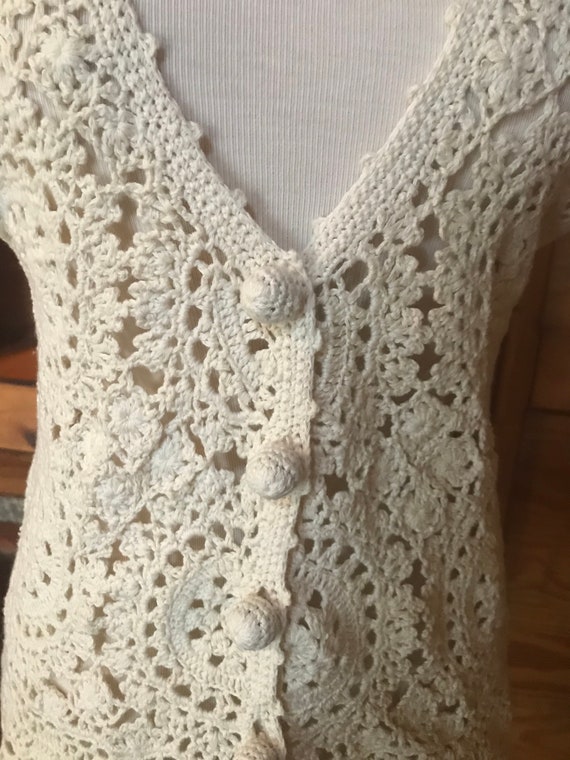 Vintage 1970s Crocheted Vest with Bauble Buttons - image 3