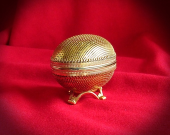 Evans GOLD MESH LIGHTER, Vintage Gold Plated Egg Lighter, Rare and Coveted 1940s Table Lighter, Collectors Gold Horizontal Egg Table Lighter