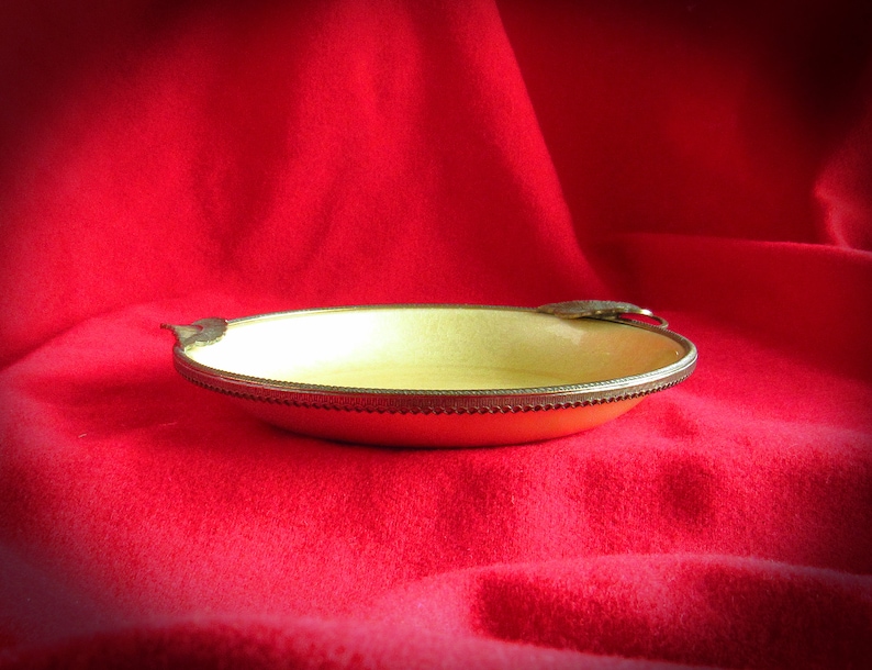 EVANS SMALL ASHTRAY, 1950s Round Yellow Hand Guilloche Process Ashtray, Hand Enameled Light Color Guilloche Ashtray, 1 of 2 Vintage Ashtray image 3