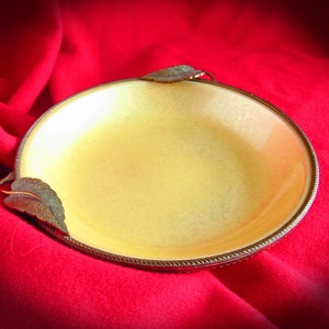 EVANS SMALL ASHTRAY, 1950s Round Yellow Hand Guilloche Process Ashtray, Hand Enameled Light Color Guilloche Ashtray, 1 of 2 Vintage Ashtray image 9