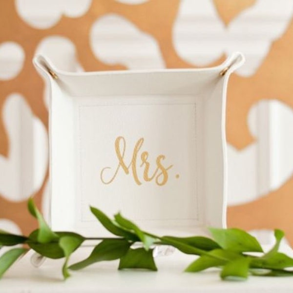 SALE****Mrs Trinket Tray-Ring Tray-Shower Gift-Engagement Gift-Ladies Catch All