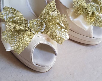 Edwardian Style Shoe Clips: Ivory Satin & Gold Lace Bows