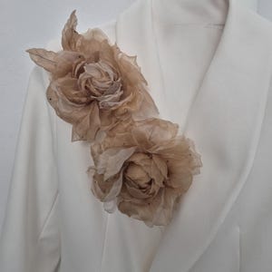 Large silk flower brooch Versatile beige flower accessory Chic voluminous lightweight flower