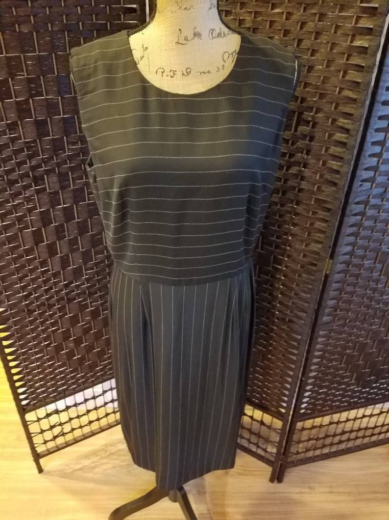 Jaeger Dress Made in Great Britain Ladies Dress Size Large Black White Office Casual Dining Business Lunch Jaeger Wedding Party Reception