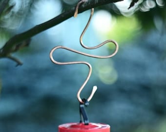 Gancho de cobre hecho a mano con percha: Comedero para pájaros y extensor de carillón de viento