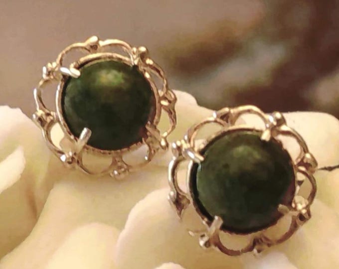 Jade Earrings - 14K Yellow Jade Stud Earrings – Scalloped Gold Setting - Pierced Earrings - Gifts for Her - Stud Earrings - Vintage Earrings
