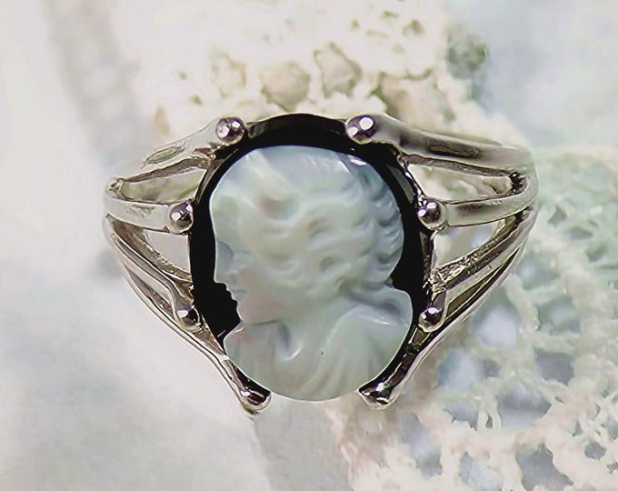 Women’s Ring – Cameo on Onyx – 10K White Gold - Vintage