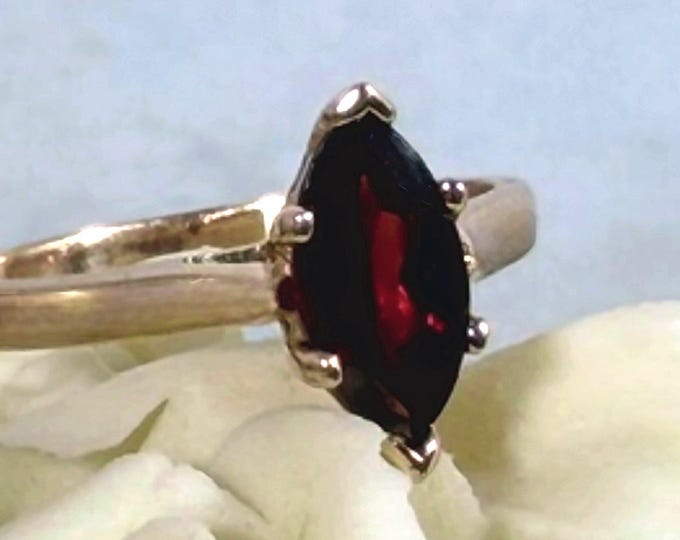 14K Yellow Gold Marquise Red Garnet Solitaire Ring, Birthstone Ring, January Gemstone, Vintage