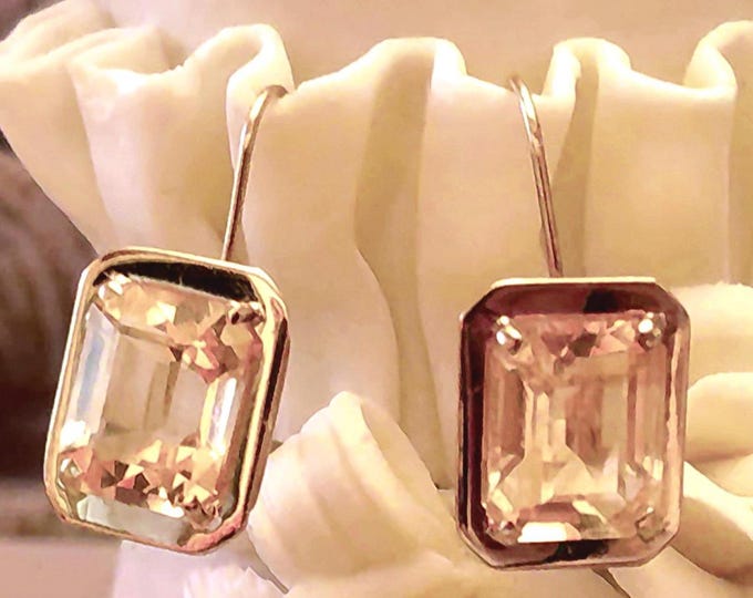 Vintage 14K Yellow Gold Citrine Earrings: Emerald Cut Lever Back