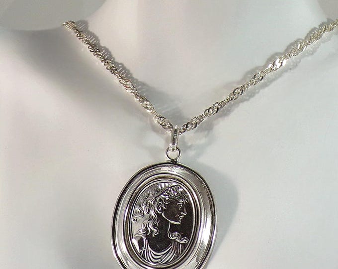 Necklace – Italian 925 Sterling Silver Relief Cameo – Vintage