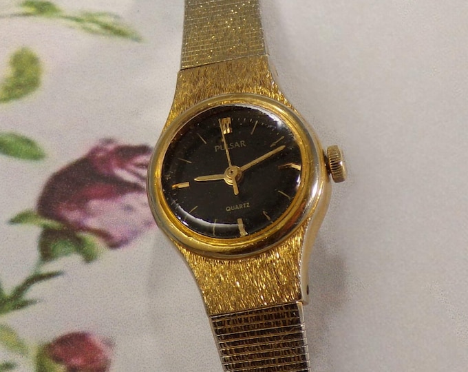Pulsar Womens Wristwatch – Gold Plated– Round Black Face - Adjustable Band – Analog - Vintage