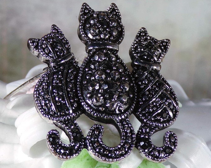 Cat Brooch – Cute Trio Kitty Marcasite Silver Tone Brooch – 3 Cats Brooch – Cat Pin – 1970s Fashion Accessory – Vintage Brooch