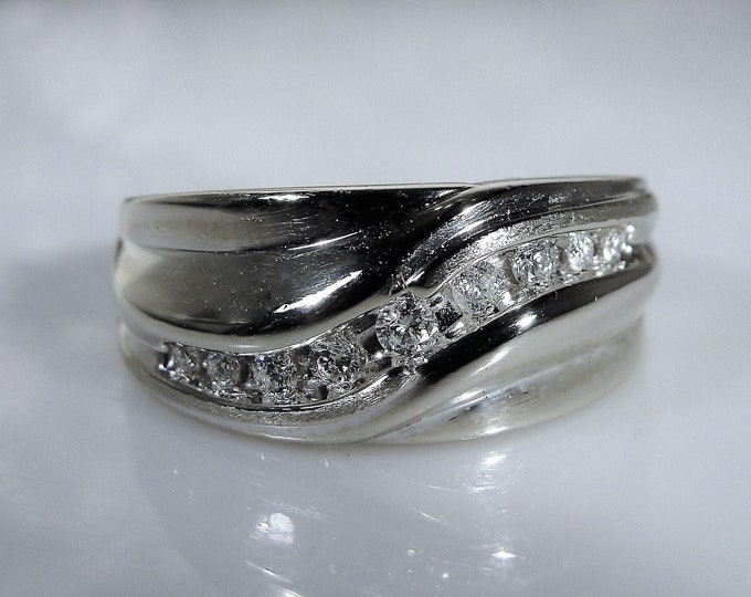 Mans Diamond Ring - 14K White Gold Mans Diamond Ring - Gentlemans Ring - Grooms Ring - Right Hand Ring - Vintage Ring - Sz 8.75 Free Sizing!