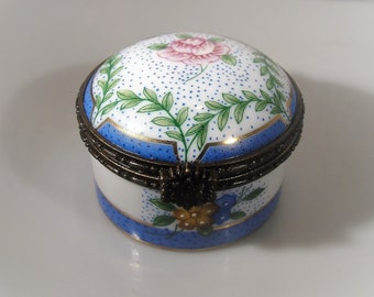 Trinket Box - GOLDEN PEAK Floral Porcelain Trinket Box - Tea Rose Design w/ Blue Accents - Floral Trinket Box - Pill Box - Vintage Container