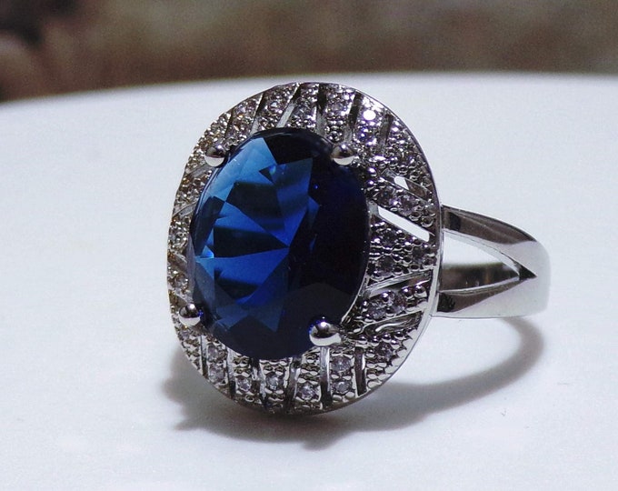Art Deco Sterling Silver Synthetic Blue Quartz Sapphire and CZ Accents Ring – Beautiful Geometric Design – Split Band – Vintage Ring (NOS)