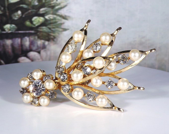 Pearl Brooch, Vintage Pearl & Rhinestone Bouquet Shaped Fashion Brooch, Gold Tone Brooch, Pearl Bouquet Brooch, Vintage Brooch