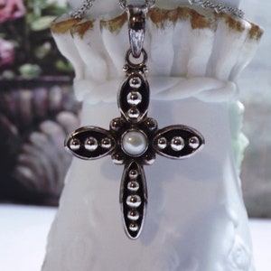 Silpada Sterling Silber Perle Kreuz Halskette mit Popcorn Akzenten, 18-Zoll-Kette, echte Süßwasserperle, Vintage 925 Sterling Silber