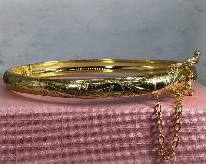Gold Vermeil Etched Bangle with Safety Chain – Vintage Bangle Bracelet – Size 7