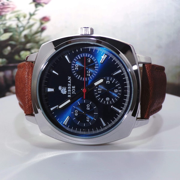CARIBBEAN JOE Herren Faux Chronograph Armbanduhr – Saphir Blau Gesicht – Leder 10 Zoll Braun Band – Quartz Uhr – Vintage Uhr (NOS)