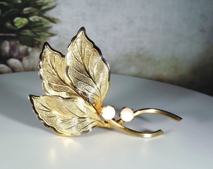 Vintage IPS 12K Yellow Gold-Filled Leaves Brooch with 2 Akoya Pearls, Vintage Brooch, Mid Century Gold Filled Brooch, 1940's Jewelry