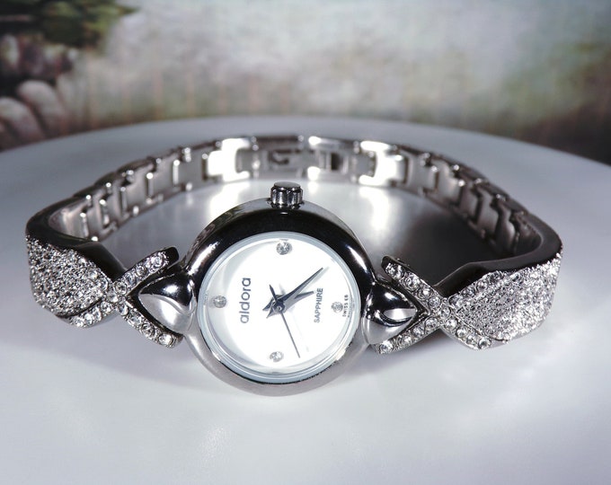 Women’s White Sapphire Dust Quartz Wrist Watch, Gun Metal Rhodium Plating, Swiss Quartz Movement, Vintage Wrist Watch