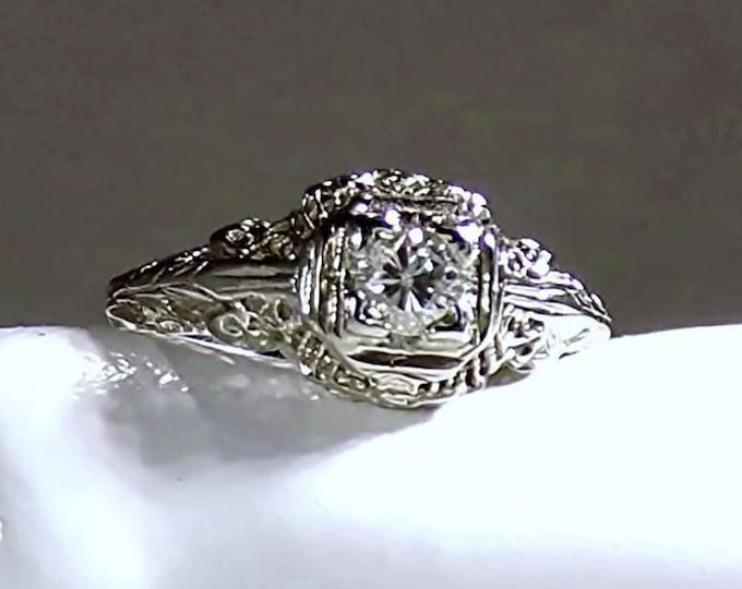 Ring – Genuine Diamond in 14 Kt White Gold – Art Deco in Filigree - Vintage