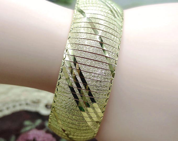 14K Yellow Gold Italian Geometric Designed Tight Link Bracelet – Vintage Bracelet – 7 Inches