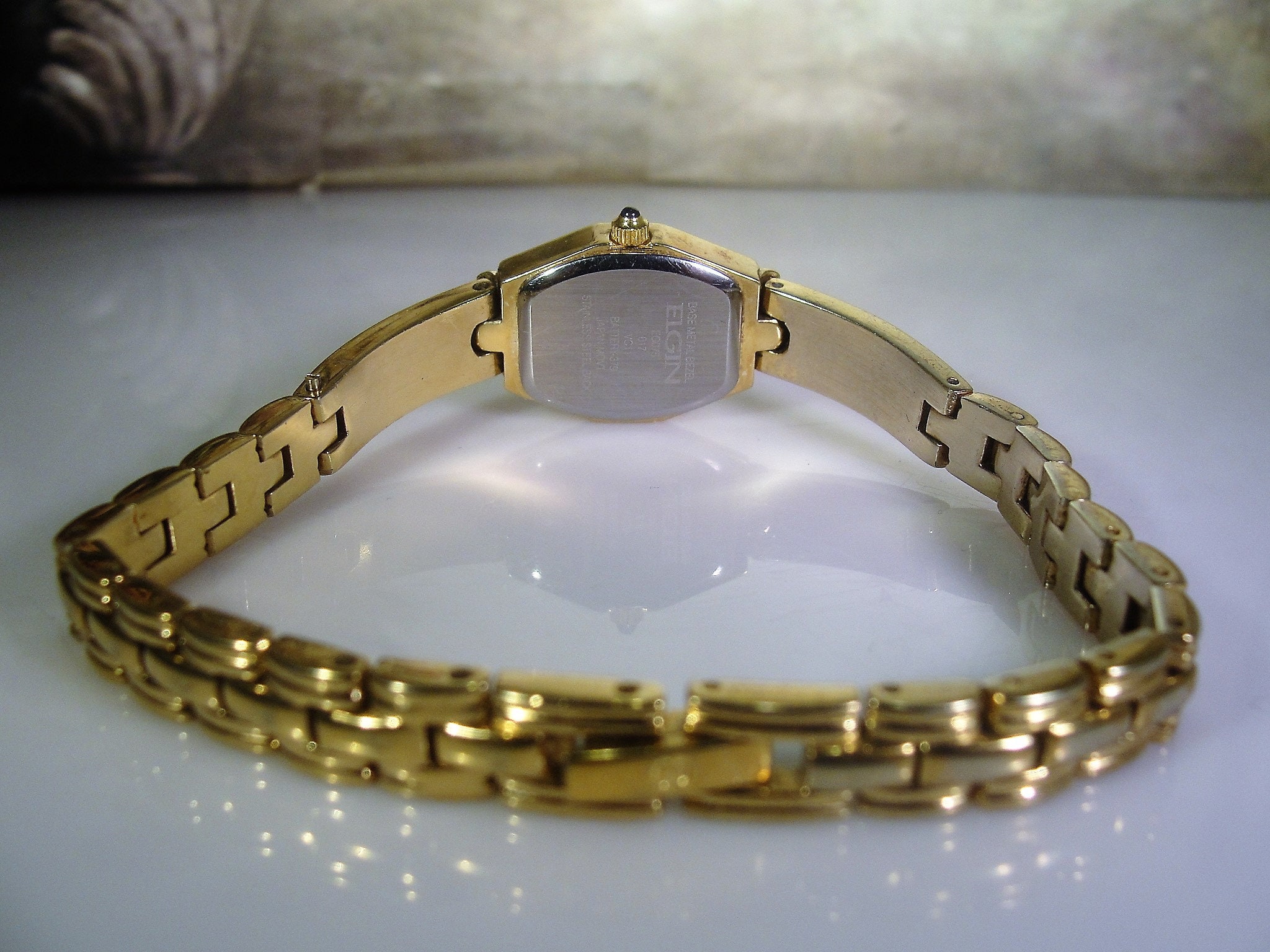 ELGIN Wrist Watch, Ladies Wrist Watch, Quartz Watch, Genuine Sapphire