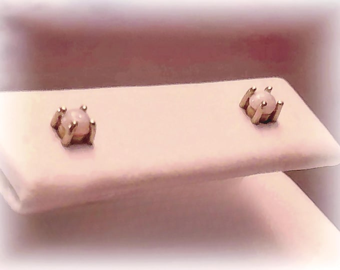 Opal Earrings - 14K Yellow Gold Petite Opal Stud Earrings – Button Opals - Pierced Earrings - Gifts for Her - Minimalist - Vintage Earrings