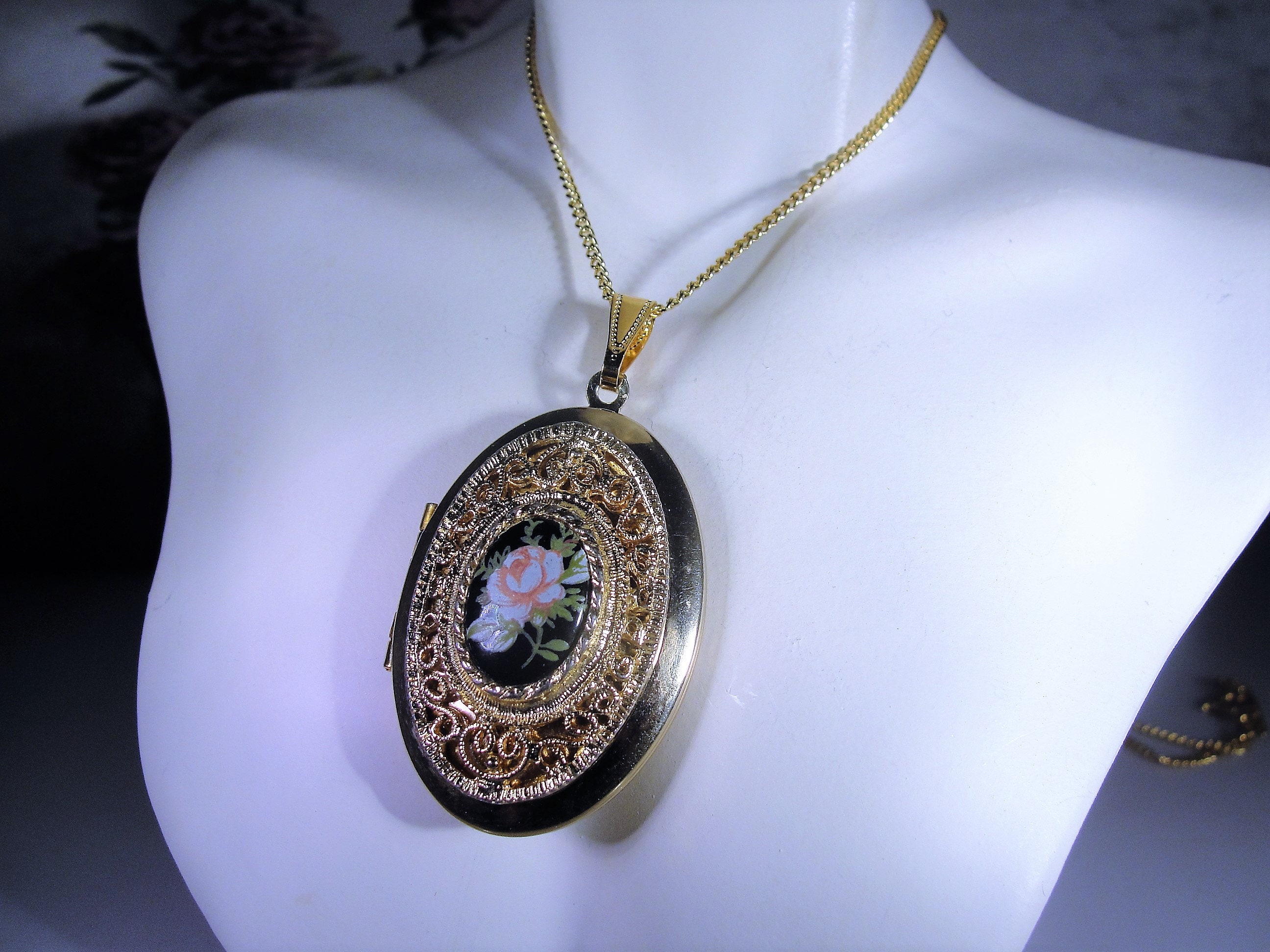 Locket Picture Walgreens - 175kgys