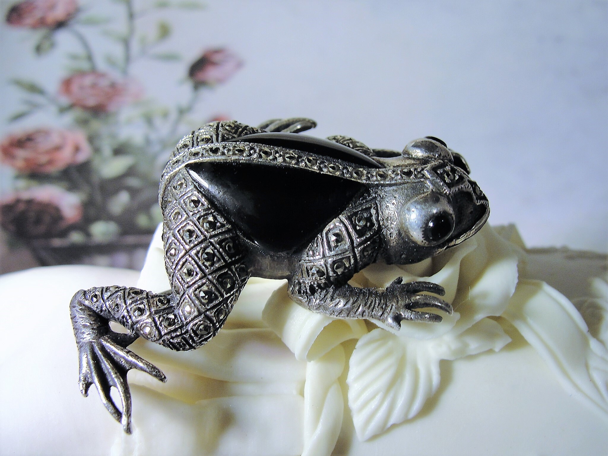 Silver Onyx and Marcasite Frog Brooch, Frog Brooch, Onyx Eyes, Onyx
